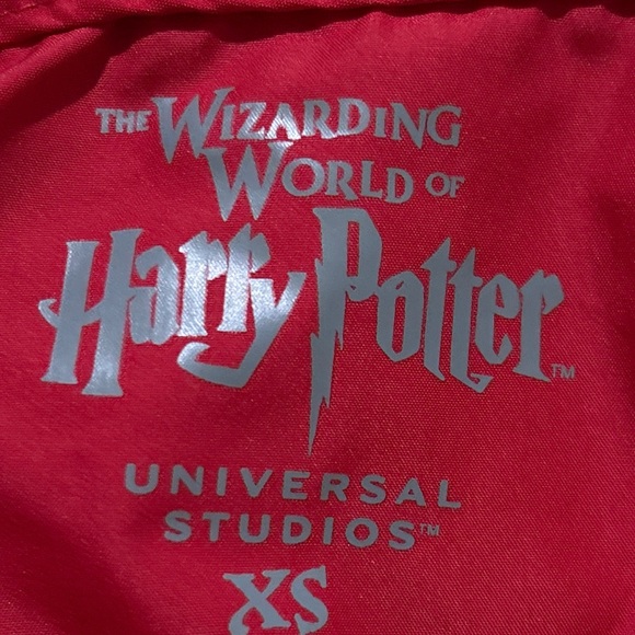 Universal Studios Gryffindor Packable Rain Jacket - Picture 14 of 16